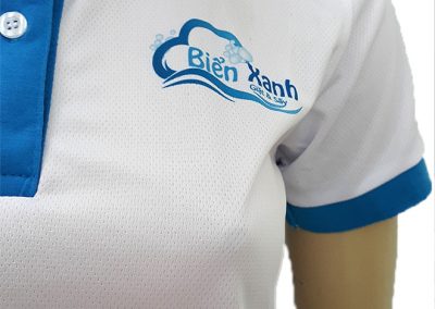 Đồng phục áo thun dịch vụ giặt ủi Biển Xanh - hình 2 - zeeuni.com