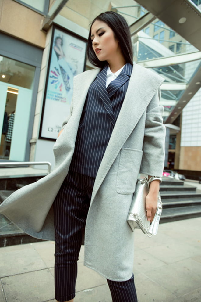 Gợi ý mặc áo khoác măng tô đẹp của Ngọc Hân vào những ngày se lạnh - hình 1 -zeeuni.com